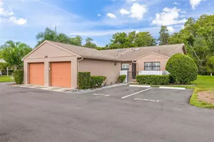 3185 Charter Club Dr, Tarpon Springs, FL 34688 - Photo 2