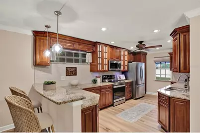 9010 Lake Place Lane, Tampa, FL 33634 - Photo 4