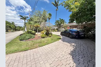 2142 NE 17th Avenue, Wilton Manors, FL 33305 - Photo 6