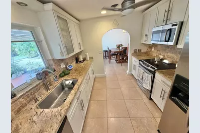 2142 NE 17th Avenue, Wilton Manors, FL 33305 - Photo 12