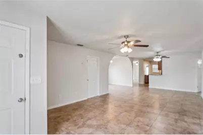 8405 N 37th Street, Tampa, FL 33604 - Photo 2