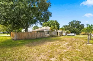 1525 56th St S, Gulfport, FL 33707 - Photo 36