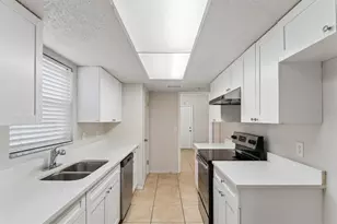 14051 Briardale Ln, Tampa, FL 33618 - Photo 8
