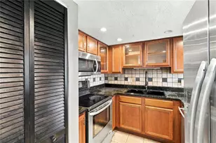 738 Haven Pl, Tarpon Springs, FL 34689 - Photo 10