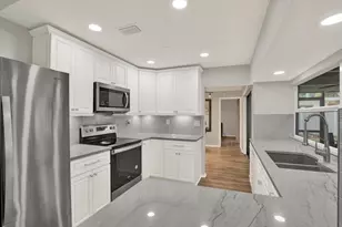 1820 Northwood Dr, Clearwater, FL 33764 - Photo 2