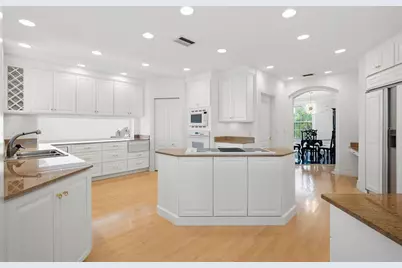 6130 Kipps Colony Drive W, Gulfport, FL 33707 - Photo 16