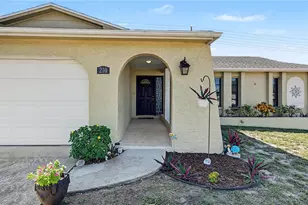 210 Leafwood Rd, Tarpon Springs, FL 34689 - Photo 2
