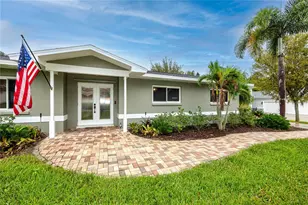 902 Robin Ave, Palm Harbor, FL 34683 - Photo 2