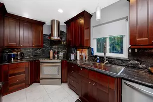 902 Robin Ave, Palm Harbor, FL 34683 - Photo 12