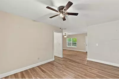 702 Camellia Court, Seffner, FL 33584 - Photo 4