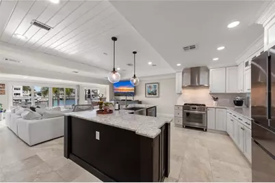 430 Palm Island SE, Clearwater Beach, FL 33767 - Photo 18