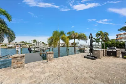 430 Palm Island SE, Clearwater Beach, FL 33767 - Photo 40