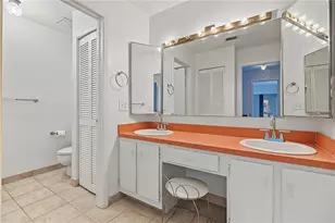8119 Oak Trace Way, Tampa, FL 33634 - Photo 18