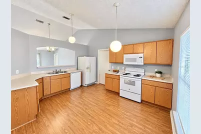 6077 Roble Avenue, Spring Hill, FL 34608 - Photo 2