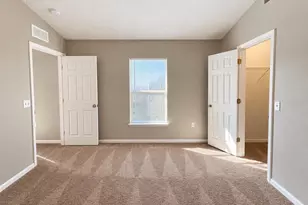 6077 Roble Ave, Spring Hill, FL 34608 - Photo 12