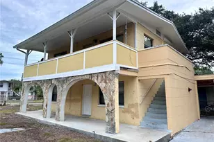 691 W Harbor Dr S, Saint Petersburg, FL 33705 - Photo 1