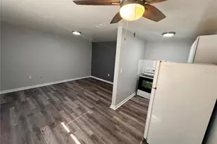 2318 4th St S, Saint Petersburg, FL 33705 - Photo 4