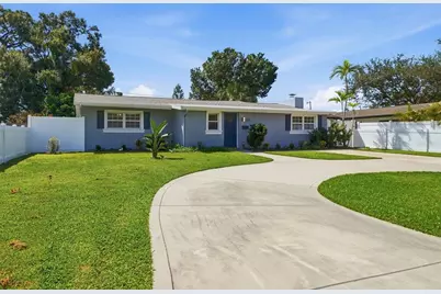 532 43rd Avenue NE, Saint Petersburg, FL 33703 - Photo 2