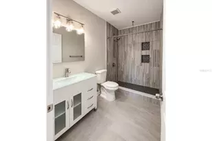 5124 Springwood Dr, Tampa, FL 33624 - Photo 8