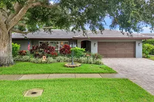 11158 137th Street N, Largo, FL 33774 - Photo 1