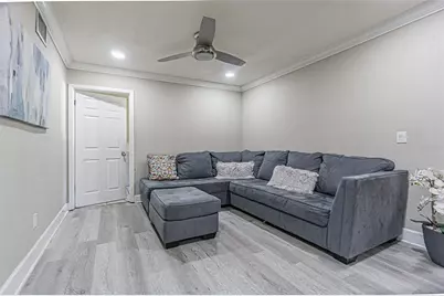 6811 Mitchell Circle, Tampa, FL 33634 - Photo 4