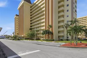 4550 Cove Cir, Saint Petersburg, FL 33708 - Photo 1