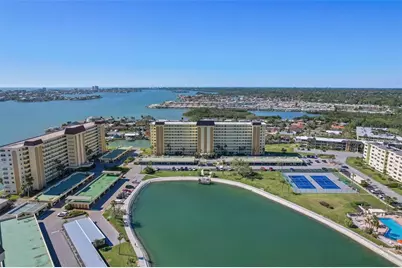4550 Cove Circle #808, Saint Petersburg, FL 33708 - Photo 36
