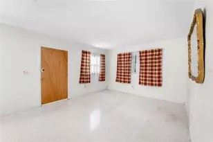12312 N 27th St, Tampa, FL 33612 - Photo 4
