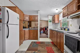 1501 Pasadena Dr, Seffner, FL 33584 - Photo 4