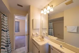 13810 Fletchers Mill Dr, Tampa, FL 33613 - Photo 12
