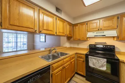 13810 Fletchers Mill Drive, Tampa, FL 33613 - Photo 8