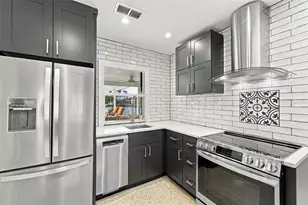 2440 S Shore Dr SE, Saint Petersburg, FL 33705 - Photo 14