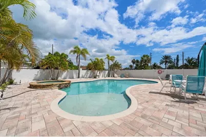 1512 Gulf Boulevard, Indian Rocks Beach, FL 33785 - Photo 38
