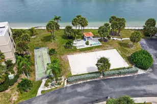 7434 Bayshore Dr, Treasure Island, FL 33706 - Photo 32