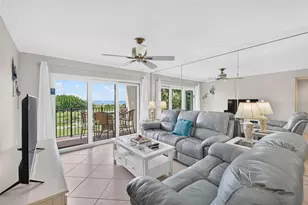 7434 Bayshore Dr, Treasure Island, FL 33706 - Photo 14