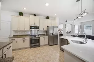 2524 Cross More St, Valrico, FL 33594 - Photo 6