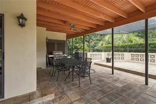 14601 Anchoret Rd, Tampa, FL 33618 - Photo 4