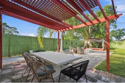 9010 1st Street N, Saint Petersburg, FL 33702 - Photo 50