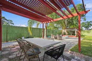9010 1st St N, Saint Petersburg, FL 33702 - Photo 50