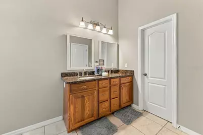 2333 Tanbark Ridge Place, Plant City, FL 33563 - Photo 20