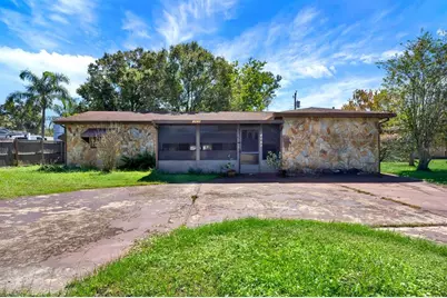 1426 62nd Avenue N, Saint Petersburg, FL 33702 - Photo 2