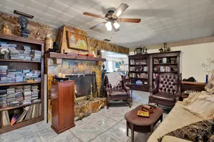 1426 62nd Ave N, Saint Petersburg, FL 33702 - Photo 4