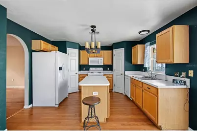 12927 Lake Vista Drive, Gibsonton, FL 33534 - Photo 8