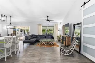 724 Glengary Ln, Palm Harbor, FL 34683 - Photo 4
