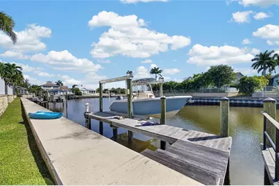 421 Islebay Drive, Apollo Beach, FL 33572 - Photo 4