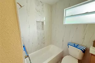 2520 10th St S, Saint Petersburg, FL 33705 - Photo 8