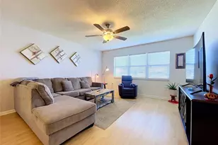 1520 Belle Glade Ave, Sun City Center, FL 33573 - Photo 6