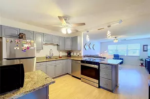 1520 Belle Glade Ave, Sun City Center, FL 33573 - Photo 2