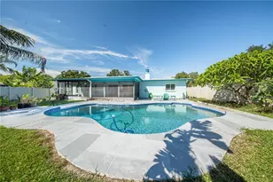 1966 Spanish Oaks Dr N, Palm Harbor, FL 34683 - Photo 32
