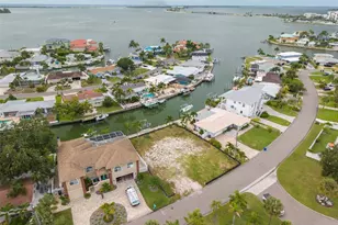 2270 Edythe Dr, Dunedin, FL 34698 - Photo 4
